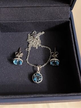 Blue Nile Sterling Silver Blue Topaz Necklace and Stud Earrings Set